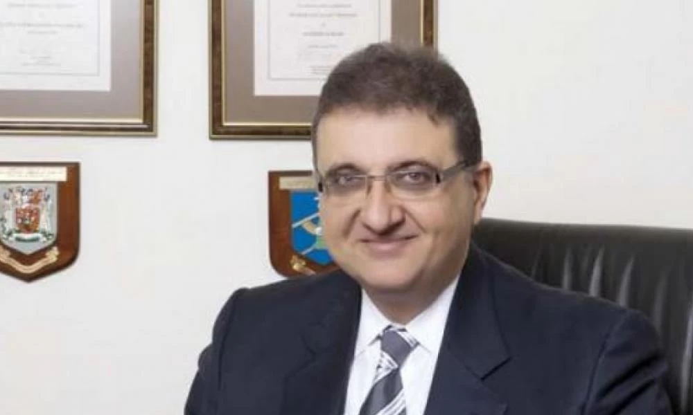 Εξαδάκτυλος: «Οι δυο στους τρεις που έχουν εμβολιαστεί δεν είναι αφελείς»